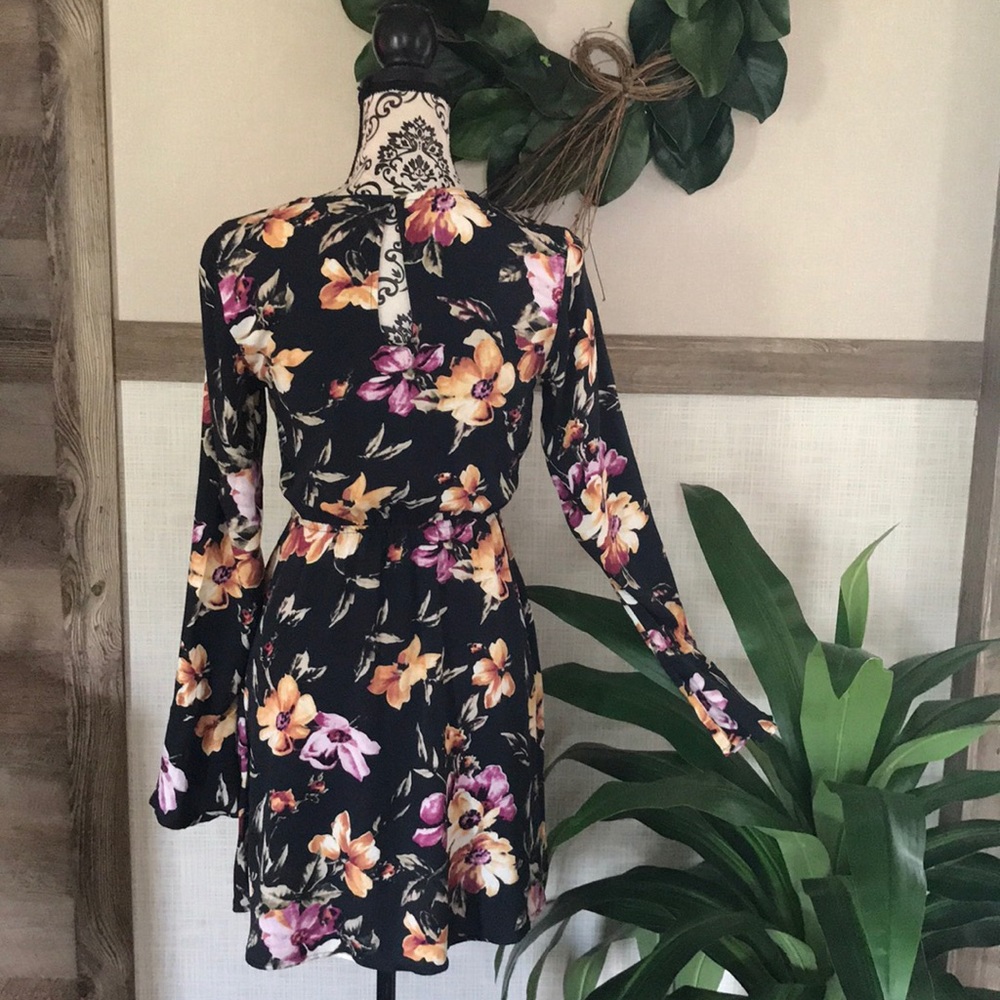 Kendall & Kylie Cutout Floral Dress - Picture 5 of 8